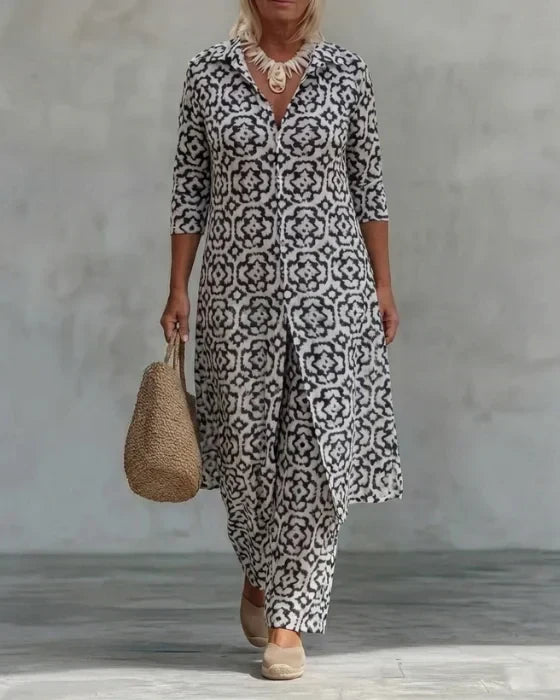 Sara™ | Set with Button Closure